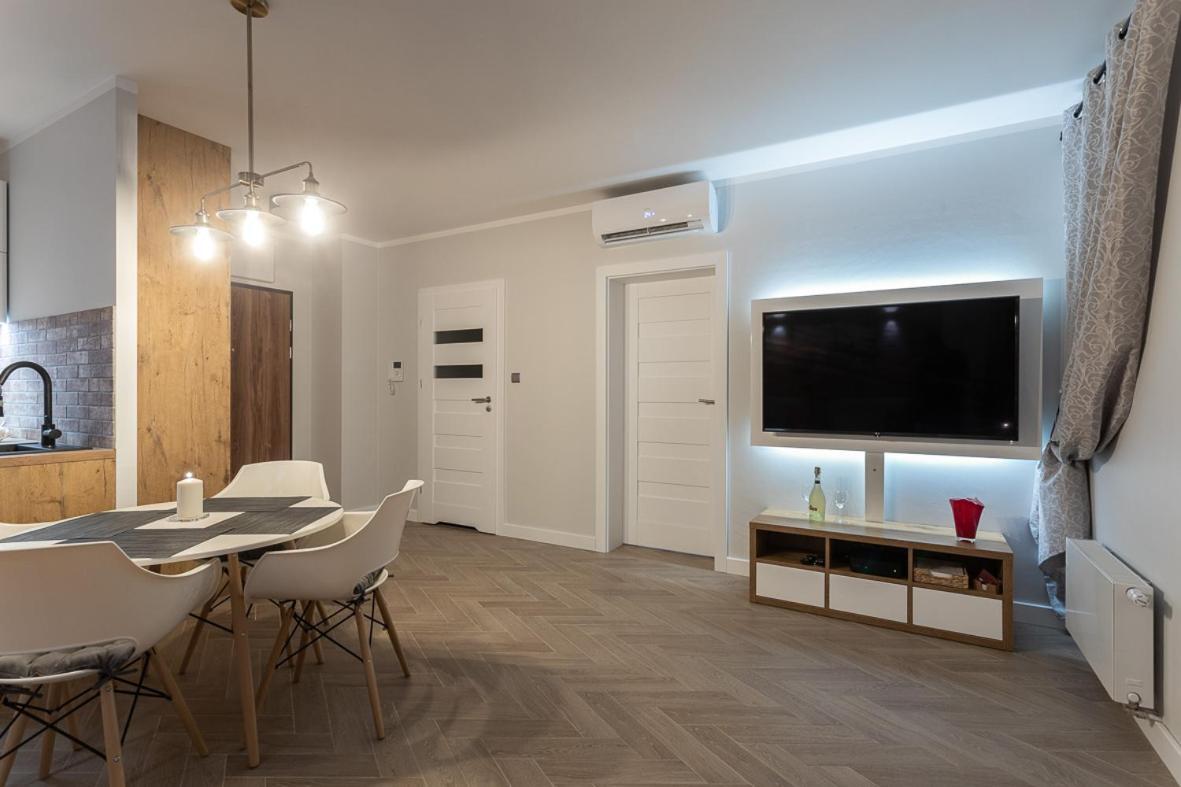 B&W Luxurious Apartment In The Center Of Wroclaw — Photos 2